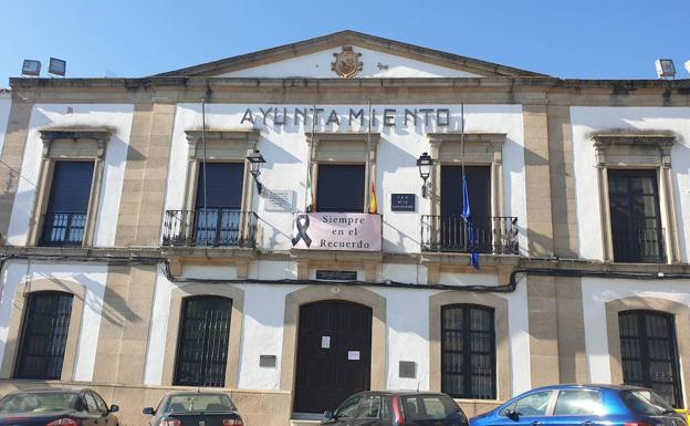 Un vecino de Arroyo de la Luz recibe el alta y los casos positivos activos de Covid-19 descienden a 2
