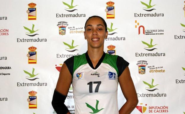 Vuelve el mito: Flavia Lima regresa al Extremadura Arroyo para ser entrenadora y jugadora en SF2