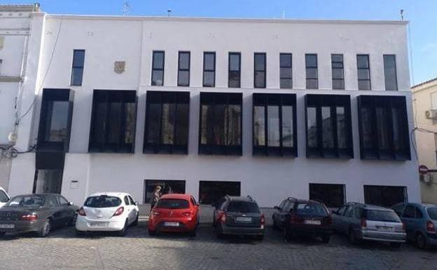 La biblioteca de Arroyo de la Luz retoma los préstamos en red