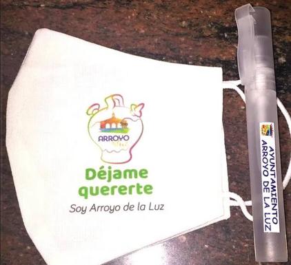 El Ayuntamiento de Arroyo de la Luz regala 642 mascarillas y 756 botes de hidrogel para la vuelta al cole