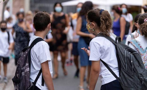 Educación confina otros 15 grupos y ya hay más de medio centenar de aulas cerradas en la región