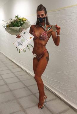 La arroyana Marta Roldán se hace con el oro en el Campeonato de Extremadura de Fisicoculturismo y Fitness