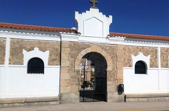 El Ayuntamiento de Arroyo de la Luz elabora un protocolo de visitas al cementerio para los días 31 de octubre, 1 y 2 de noviembre