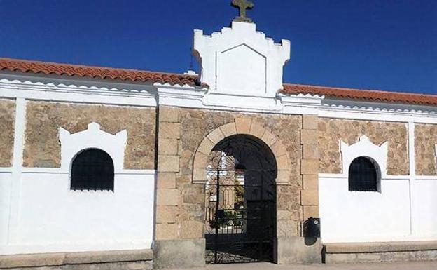 El Ayuntamiento arroyano recuerda el protocolo del cementerio municipal para la festividad de Todos los Santos