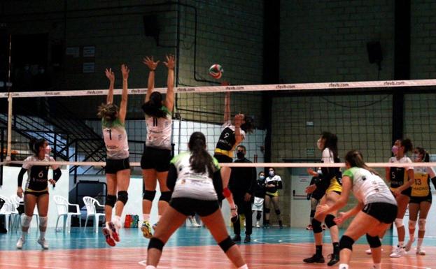 El Extremadura Arroyo pierde 1-3 ante un gran VP Madrid, al que cede el liderato