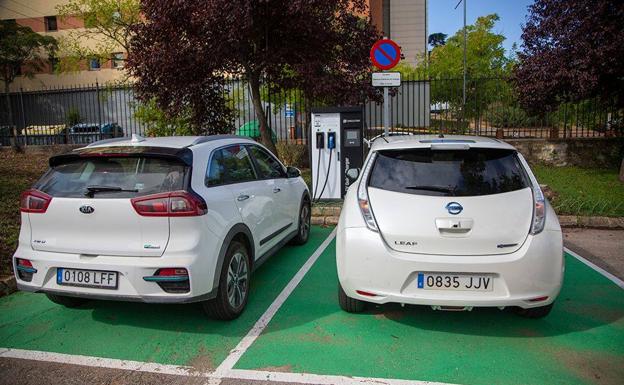 El Pleno de la Diputación impulsa la primera red integral de electrolineras en la provincia con la aprobación del Plan MOVECA