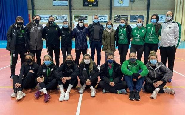 El ayuntamiento despide al Extremadura Arroyo antes de su viaja a la Copa Princesa