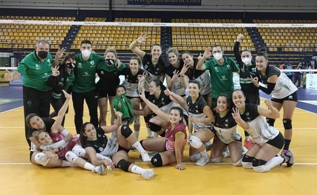 El Extremadura Arroyo vapulea a Atarfe (0-3) y se mete en semifinales como primero de grupo