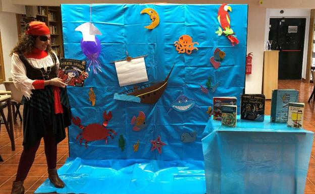 La biblioteca municipal de Arroyo de la Luz organiza el primer concurso fotográfico 'Carnaval del Libro'