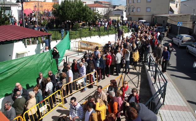 El ayuntamiento organiza varias actividades para conmemorar la fiesta popular de las Coles con Buche