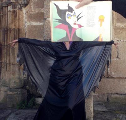 La biblioteca elabora un Bookface con cuentos de los Hermanos Grimm