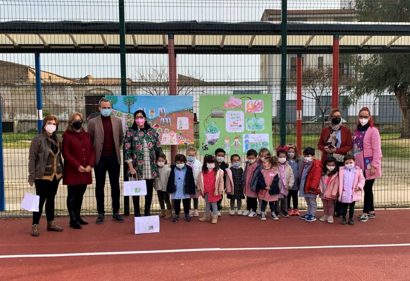 El colegio público recibe los premios 'Coles con Buche'
