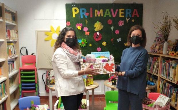 Los más pequeños de la localidad dan la bienvenida a la primavera