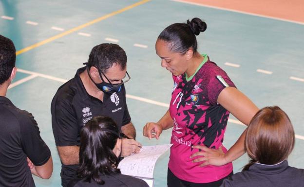 Flavia Lima acepta la propuesta de renovación, Janine Sandell también, y liderará al Extremadura Arroyo 2021-22