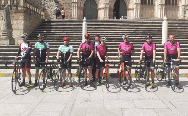 El club de ciclismo de Arroyo de la Luz celebra la primera edición del Desafío Pico Villuercas