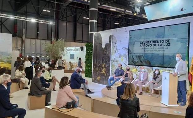 Arroyo de la Luz presenta en FITUR 'Dehesa de la Luz, un entorno natural de ensueño y de historia milenaria'