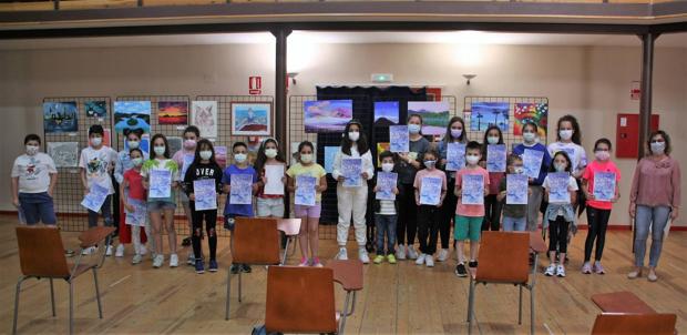 El grupo de niños del Taller de Pintura clausura el curso con una exposición