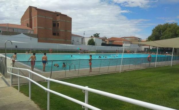 El Ayuntamiento arroyano informa sobre el protocolo a seguir para los usuarios de la piscina
