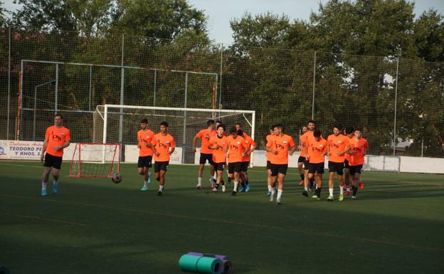 Partido amistoso entre el Arroyo CP y el CP Cacereño SAD 'B'