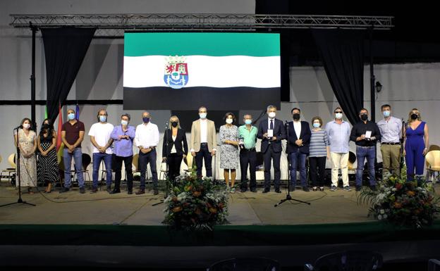 Arroyo de la Luz entrega sus medallas en el Día de Extremadura