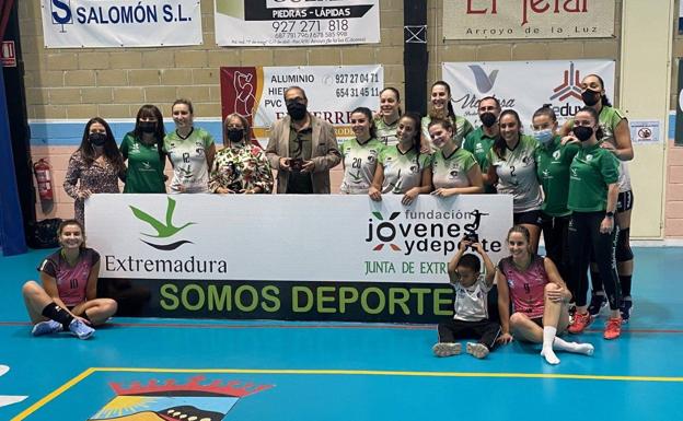 El Lusófona VC portugués se adjudica el Torneo Ibérico tras vencer en la final al Extremadura Arroyo