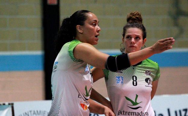 Formidable debú del Extremadura Arroyo, 3-0 ante Covadonga, con una estelar Flavia Lima