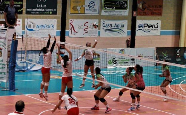 Lima: «Torrelavega es un equipo muy agresivo en el que sobresalen Aroa, Noelia y María»