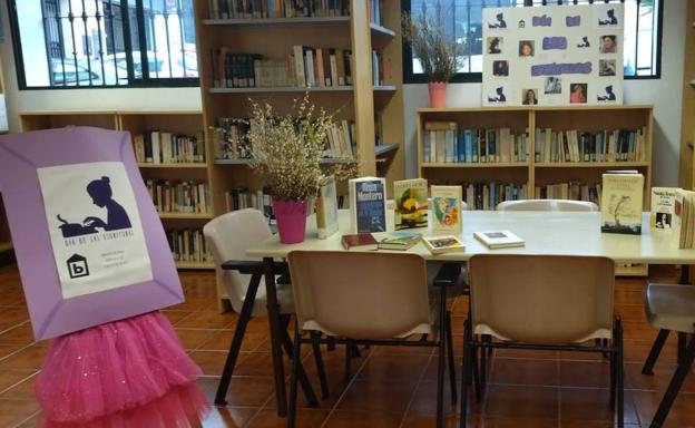 La Biblioteca de Arroyo de la Luz celebra el Día de las Escritoras