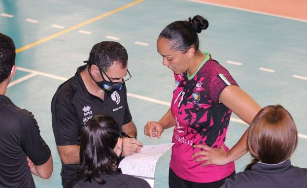 Gómez: «Flavia hace de todo y bien, hay que agradecérselo, lo mismo que el trabajo de todo el equipo»