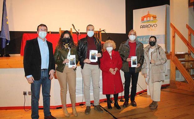 La arroyana Carmen Salomón presentó su libro 'Llegó la madrugada'