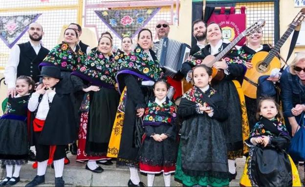 El grupo folklórico 'El Pandero' celebra sus bodas de plata