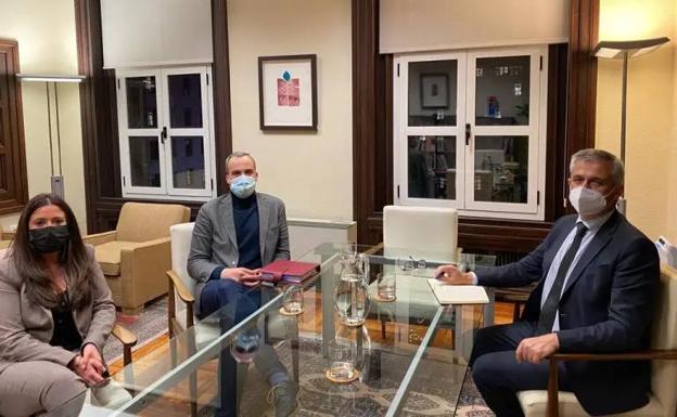 El Ayuntamiento arroyano se reúne en el Ministerio de Transportes, Movilidad y Agenda Urbana
