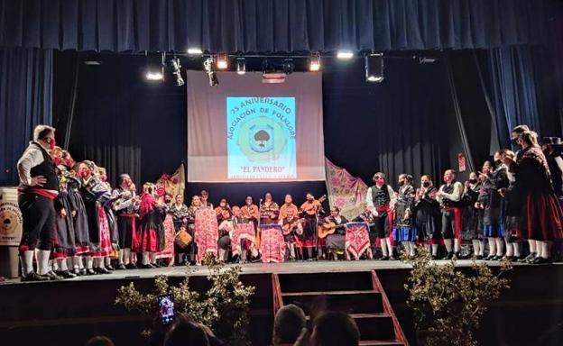 El grupo folklórico 'El Pandero' conmemoró su 25 aniversario