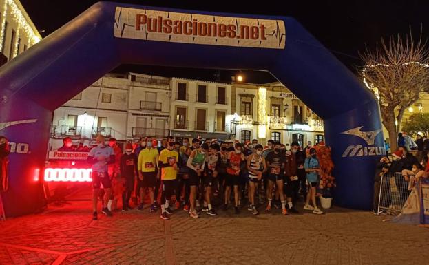 La San Silvestre Arroyana recorrió las calles de Arroyo de la Luz para despedir el 2021