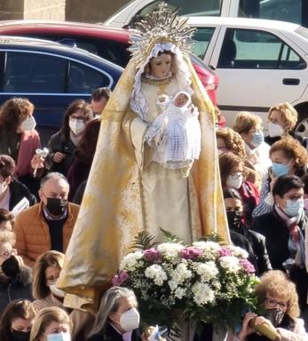 Arroyo celebra la misa y procesión de Las Candelas