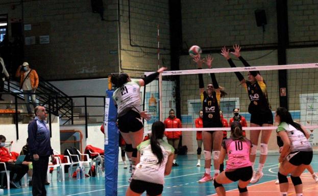 El Extremadura Arroyo apura sus opciones de play-off ante La Laguna