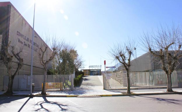 El pabellón polideportivo municipal de Arroyo de la Luz contará con aseos adaptados