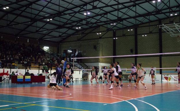 Badajoz se lleva el derbi regional en un partido vibrante que se apunta por 2-3