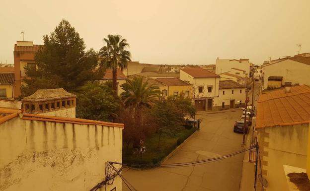 Arroyo amanece de nuevo bajo la calima