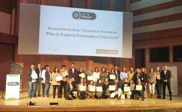 La Junta reconoce la labor de la Oficina de Empleo y Desarrollo Local de Arroyo de la Luz