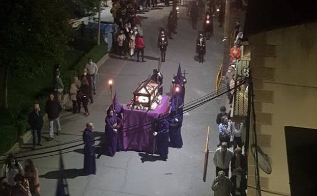 Los arroyanos acompañan las procesiones del Viernes Santo