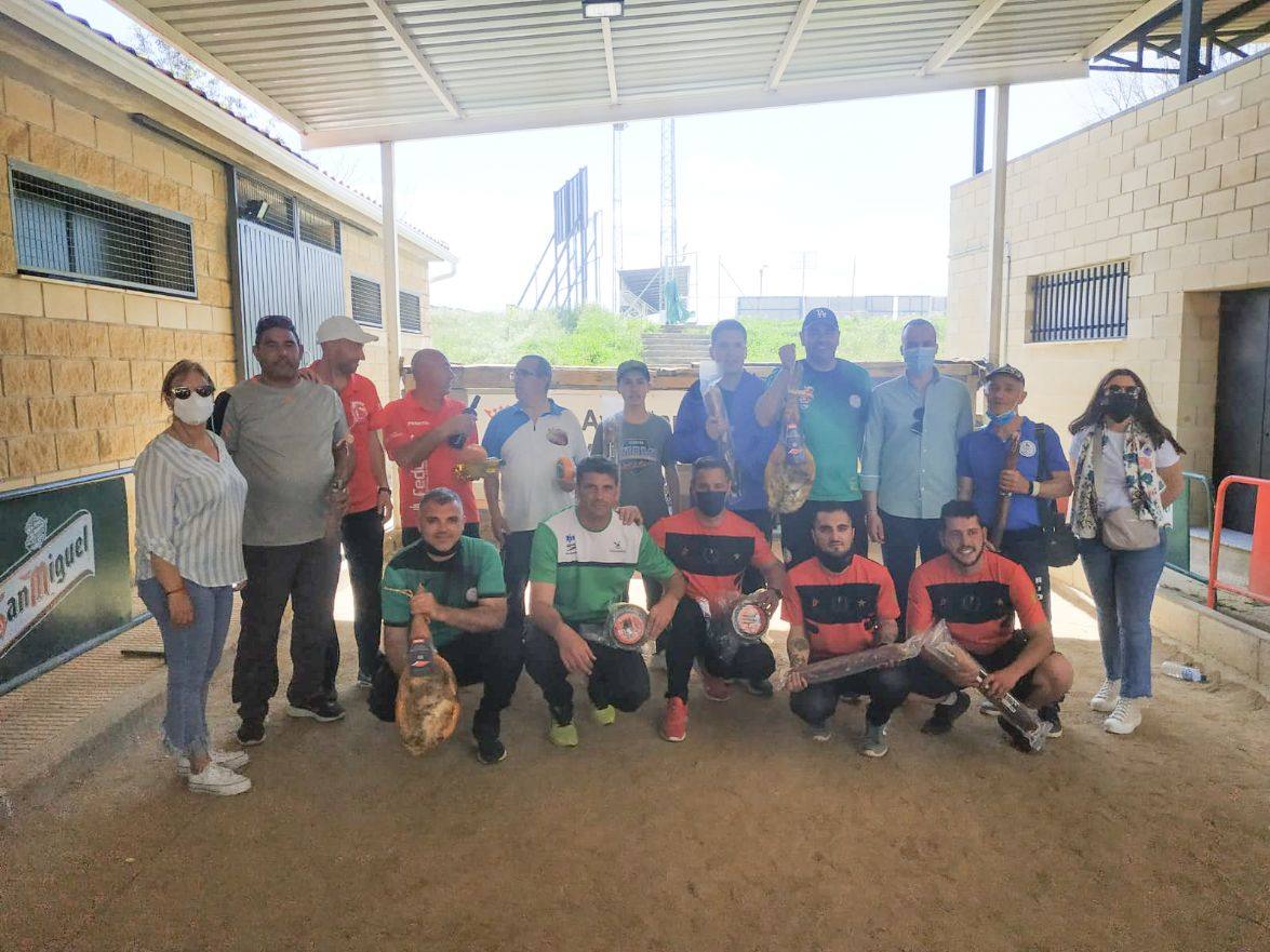 32 parejas participaron en el VII Trofeo Local de Petanca 'Día de la Luz'