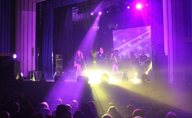 'Eternal Mecano' puso el broche de oro a las fiestas de Semana Santa