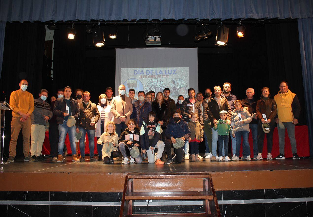 Entregados los premios a las carrozas y obsequios a jefes de salida, jinetes y amazonas del Día de la Luz