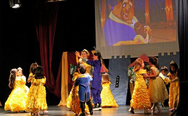 La Gala Solidaria 'Musical de cuento' recauda 805,80 euros para Ucrania