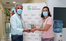 El arroyano Vicente González dona 1.288,15 euros a la AECC
