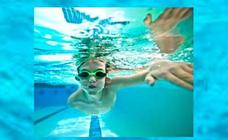 En julio y agosto vuelven los cursos de natación en la piscina de Arroyo de la Luz