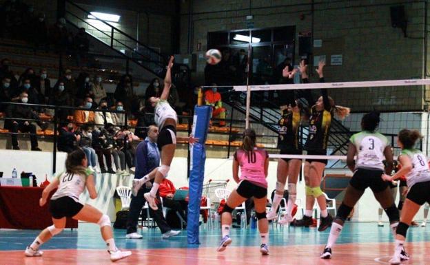 El Extremadura Arroyo debutará en casa ante La Laguna el 8 de octubre, y Almendralejo en la cancha de Zalaeta