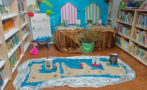 La biblioteca arroyana da la bienvenida a agosto con el rincón 'Biblioplaya'