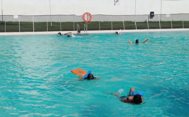 Récord de participación en los cursos de natación